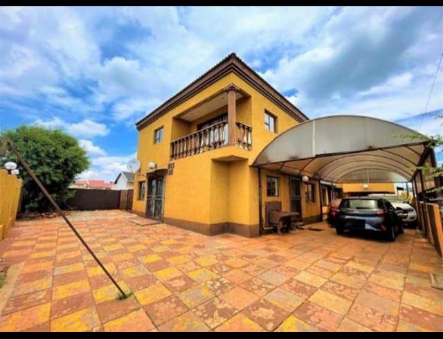 5 BEDROOM HOUSE FOR SALE IN ZAKARIYYA PARK